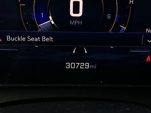 Used 2025 Chevrolet Traverse LT FWD image 9