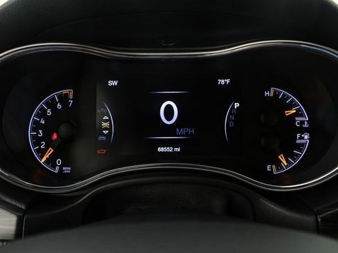 Used 2021 Jeep Grand Cherokee Laredo X image 11