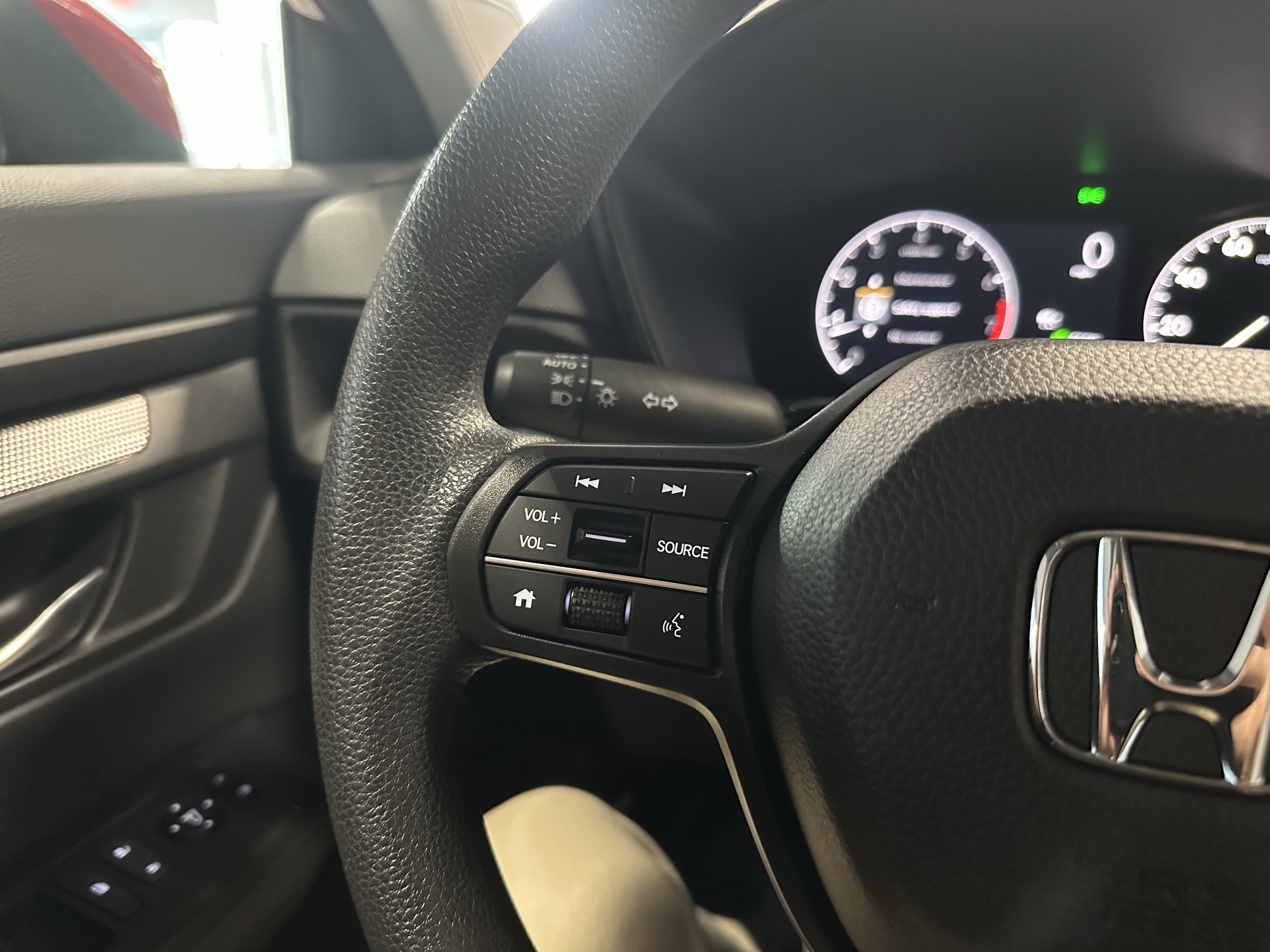 Used 2025 Honda CR-V EX image 11