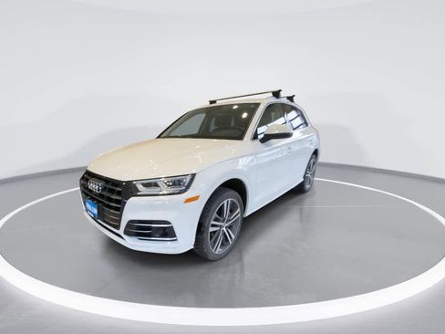 Used 2020 Audi Q5 e Prestige w/ Prestige Package image 4