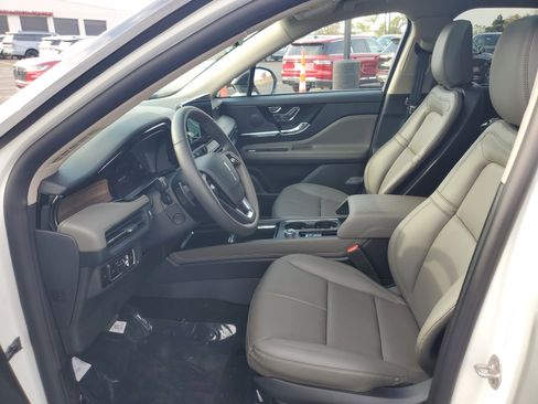 New 2026 Lincoln Corsair Reserve image 12