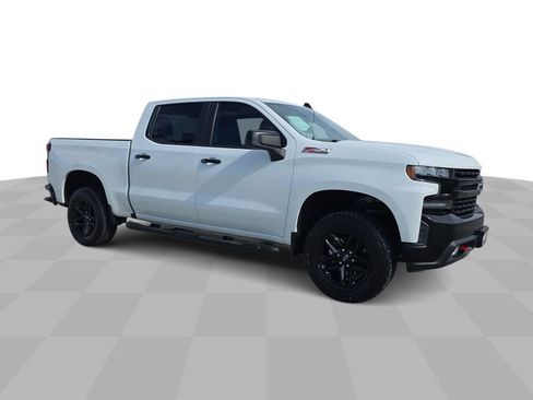 Used 2020 Chevrolet Silverado 1500 LT Trail Boss w/ Convenience Package image 2