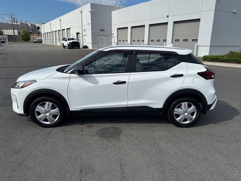 Used 2021 Nissan Kicks S FWD image 7