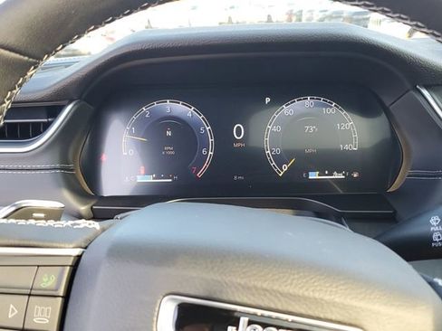 New 2025 Jeep Grand Cherokee Altitude image 8