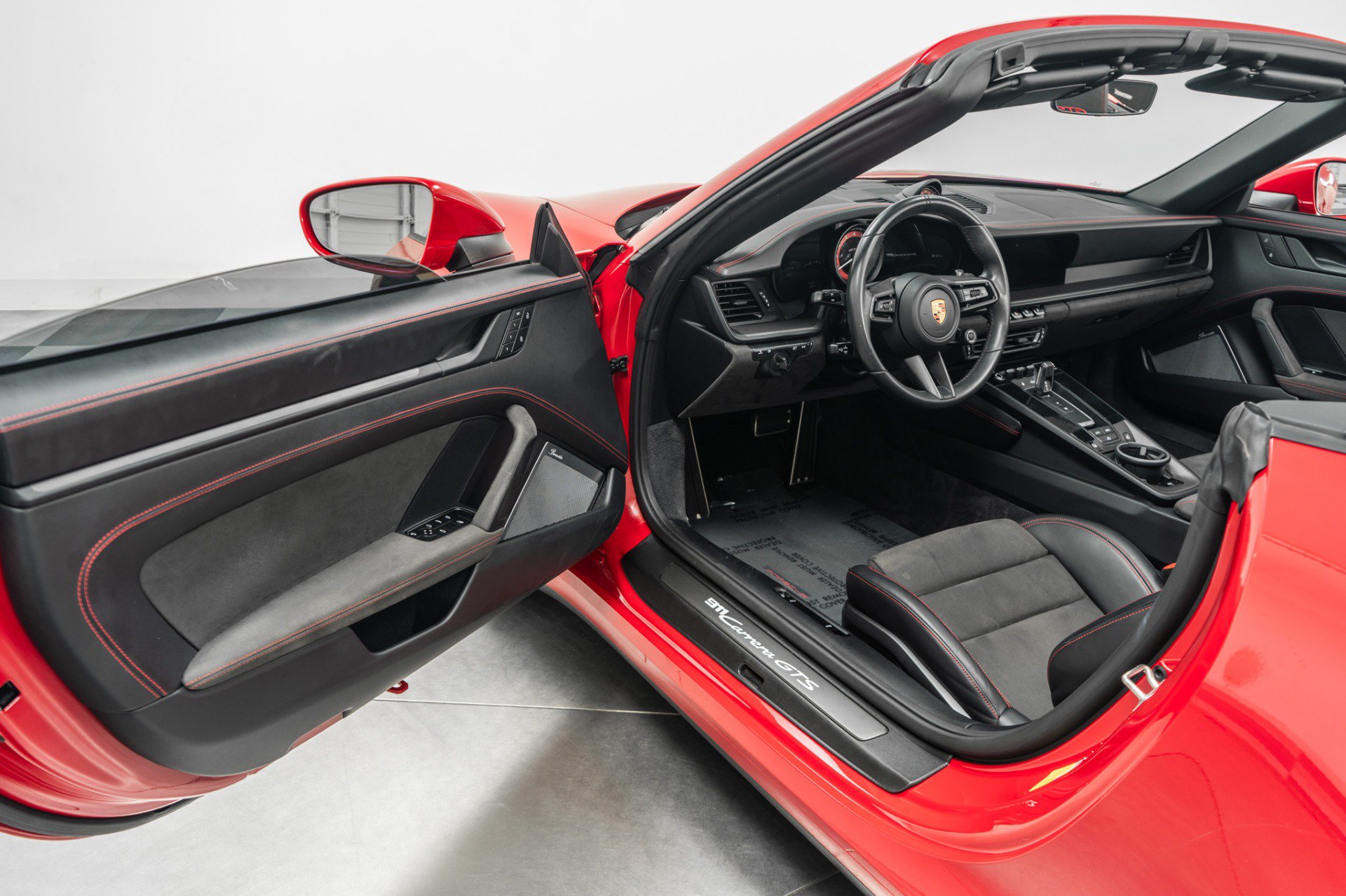 Used 2022 Porsche 911 Cabriolet image 23