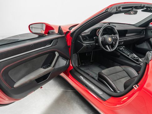 Used 2022 Porsche 911 Cabriolet image 23