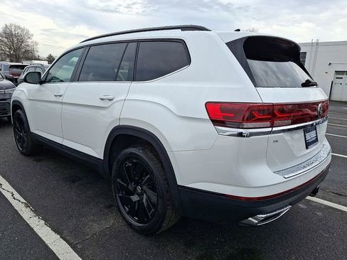 New 2026 Volkswagen Atlas SE image 3