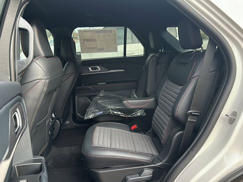 New 2026 Ford Explorer ST-Line w/ ST-Line Street Pack RWD image 8