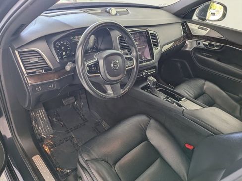 Used 2016 Volvo XC90 T6 Momentum w/ Momentum Plus Package AWD/4WD image 10