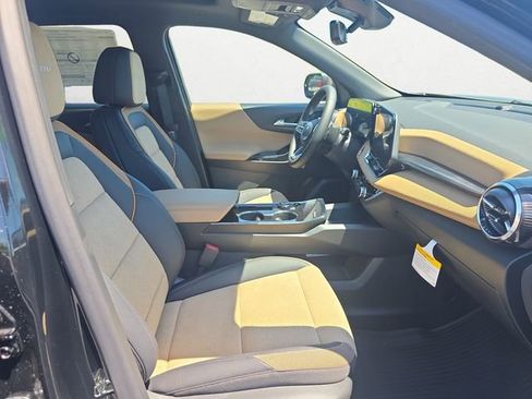 New 2026 Chevrolet Equinox ACTIV w/ Convenience Package III AWD/4WD image 15