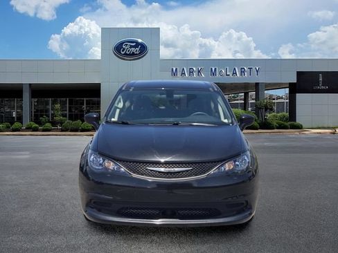 Used 2022 Chrysler Voyager LX FWD image 8