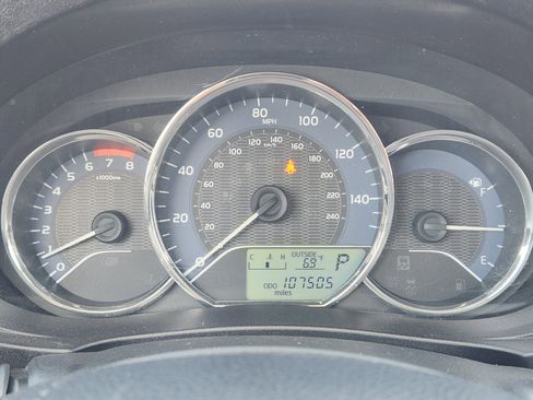 Used 2015 Toyota Corolla LE image 16