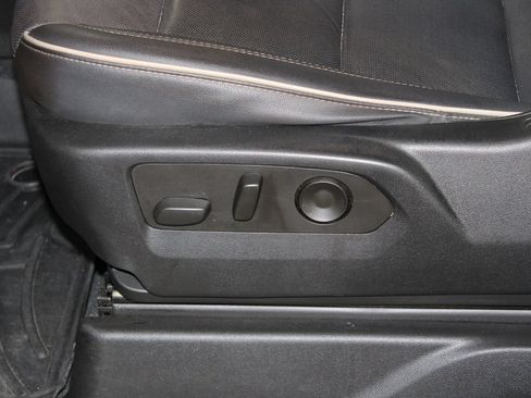 Used 2022 Chevrolet Suburban Premier RWD image 22