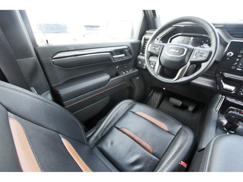 Used 2024 GMC Sierra 1500 AT4 w/ AT4 Premium Package AWD/4WD image 10
