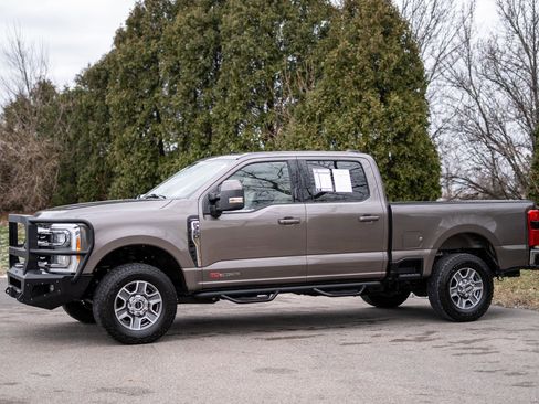 Used 2023 Ford F350 Lariat w/ FX4 Off-Road Package image 9