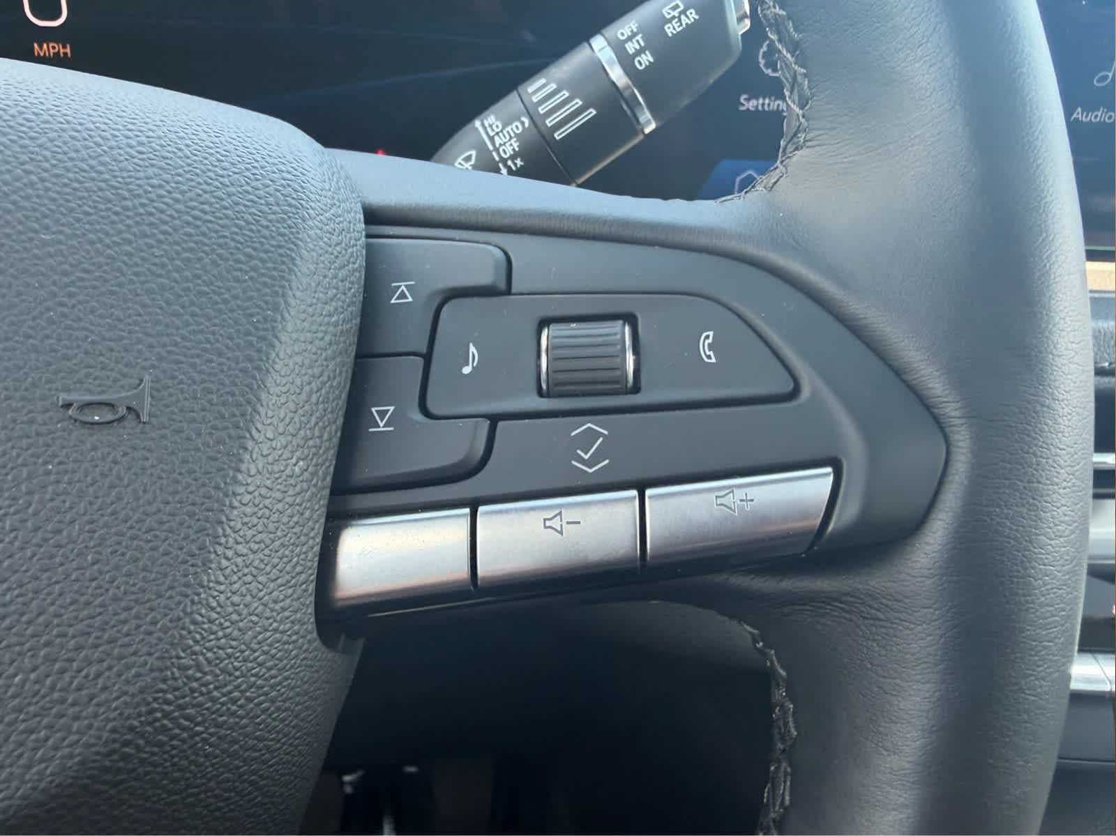 Used 2025 Cadillac XT4 Premium Luxury AWD/4WD image 16