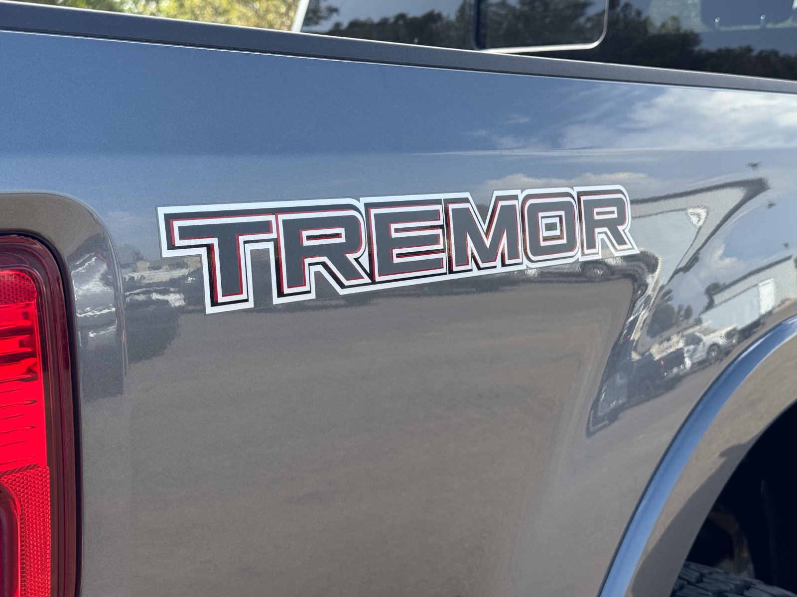 Used 2022 Ford F250 Platinum w/ Tremor Off-Road Package AWD/4WD image 5