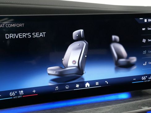 Used 2024 BMW 740i xDrive image 55