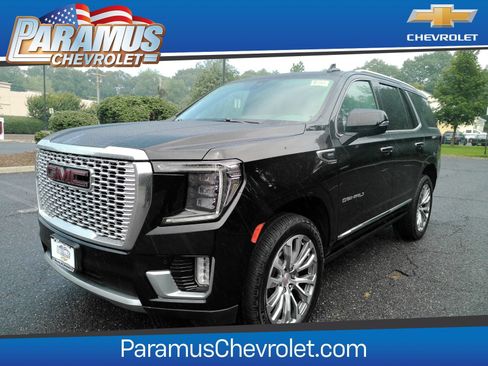 Used 2021 GMC Yukon Denali w/ Denali Ultimate Package AWD/4WD image 1