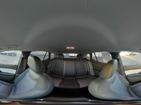 Used 2025 Chevrolet Trax LT image 40