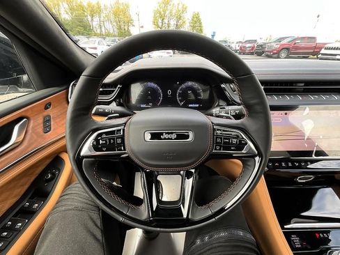New 2026 Jeep Grand Cherokee L Summit w/ Obsidian Package AWD/4WD image 22