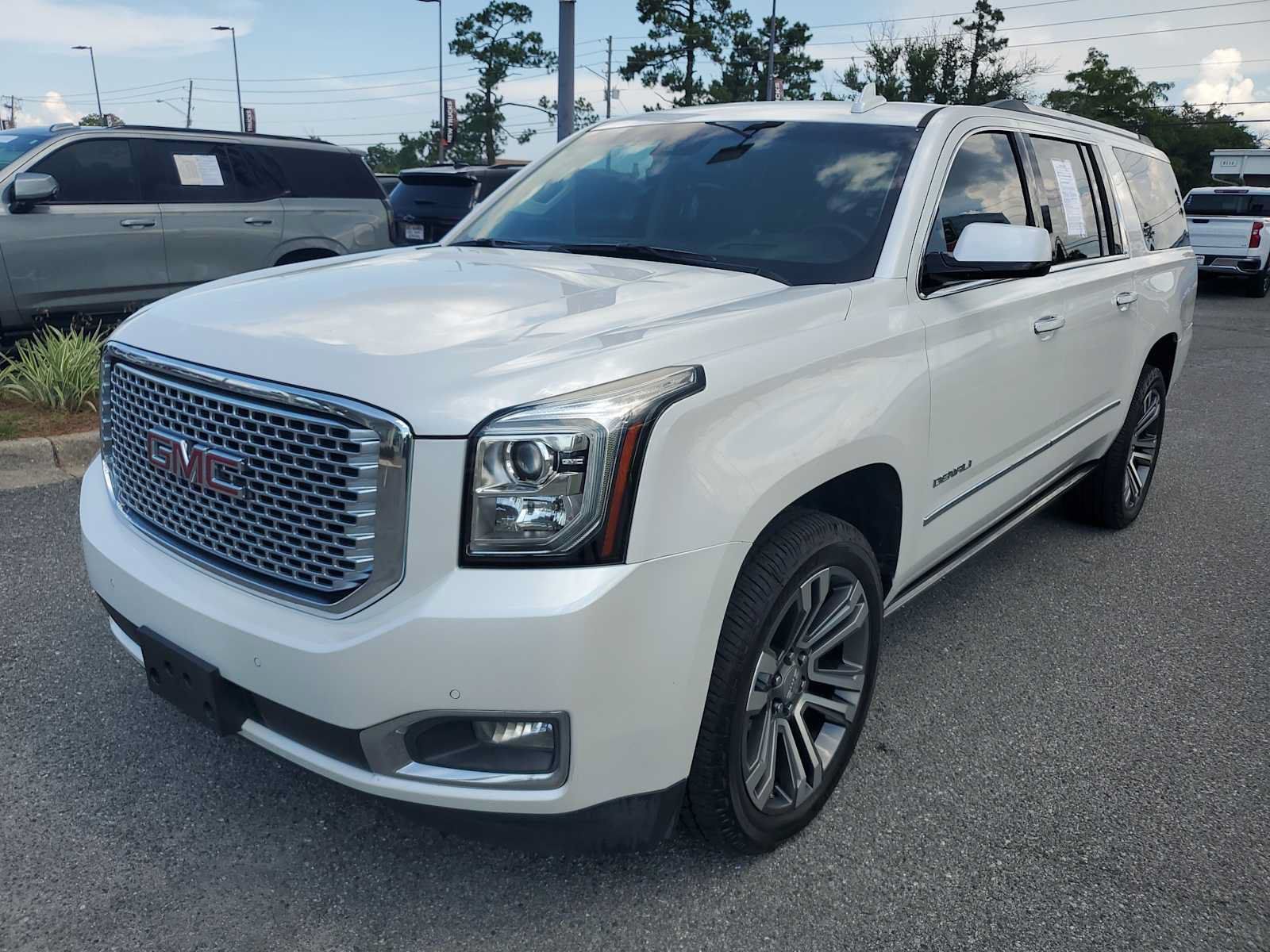 Used 2017 GMC Yukon XL Denali w/ Open Road Package AWD/4WD image 1