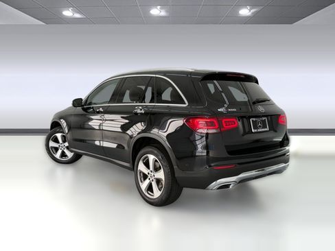 Used 2022 Mercedes-Benz GLC 300 4MATIC image 3