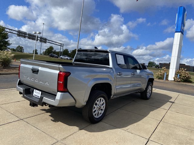 Used 2025 Toyota Tacoma SR5 AWD/4WD image 12