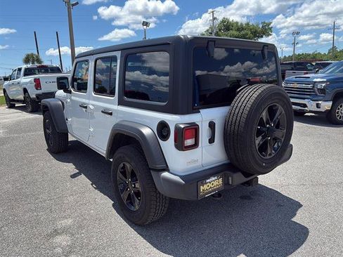 Used 2022 Jeep Wrangler Unlimited Sport AWD/4WD image 6