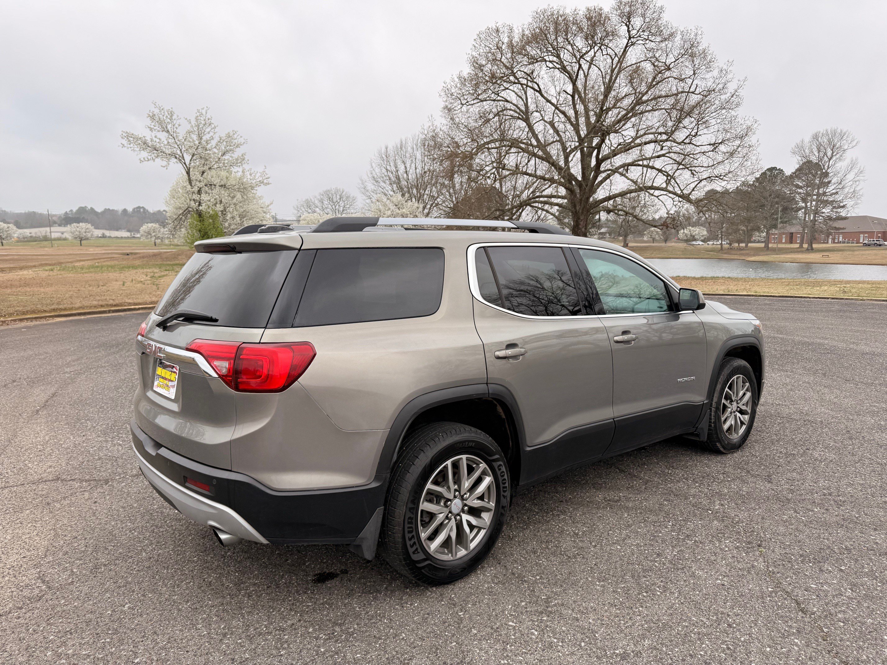 Used 2019 GMC Acadia SLE w/ Driver Alert Package I AWD/4WD image 5