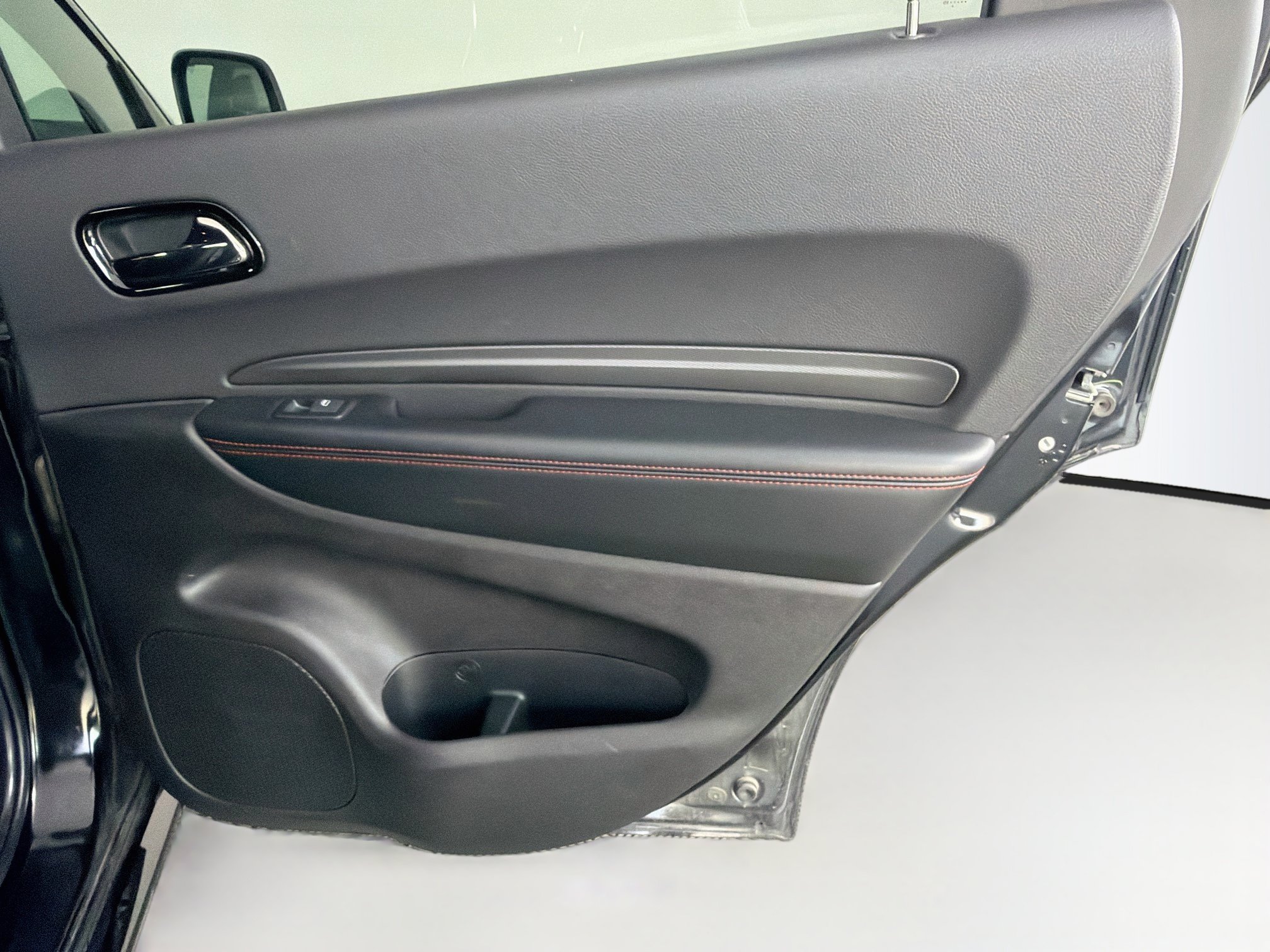 Used 2025 Dodge Durango GT RWD image 33