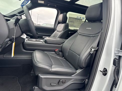 New 2025 Ford Expedition Platinum w/ Stealth Performance Package image 18