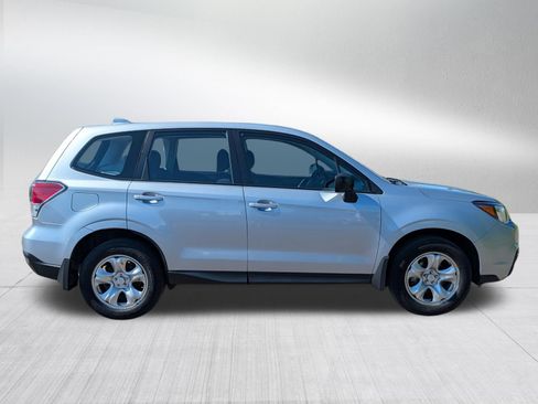 Used 2017 Subaru Forester 2.5i AWD/4WD image 8