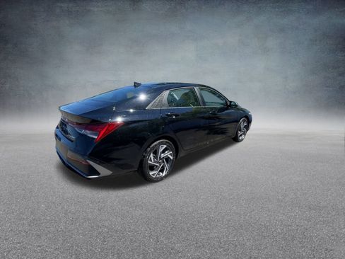 New 2025 Hyundai Elantra Limited image 22