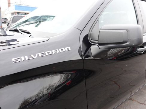 Used 2023 Chevrolet Silverado 1500 Custom image 7