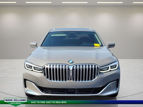 Used 2022 BMW 750i xDrive w/ Executive Package AWD/4WD image 9