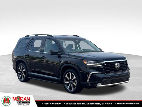 Used 2023 Honda Pilot Touring image 7