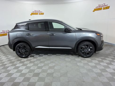 New 2026 Nissan Kicks SR FWD image 7