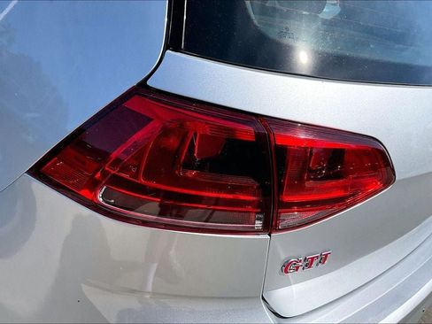 Used 2016 Volkswagen GTI SE w/ Driver Assistance Package FWD image 29