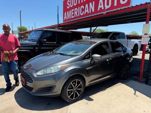 Used 2019 Ford Fiesta SE w/ Equipment Group 201A FWD image 4