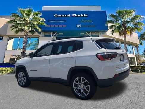 Used 2023 Jeep Compass Latitude AWD/4WD image 7