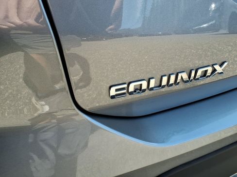 Used 2024 Chevrolet Equinox LT FWD image 11