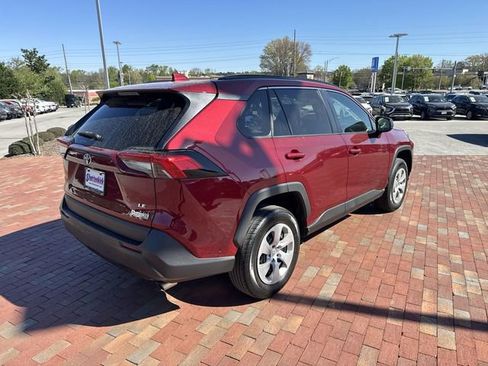 Used 2021 Toyota RAV4 LE image 36