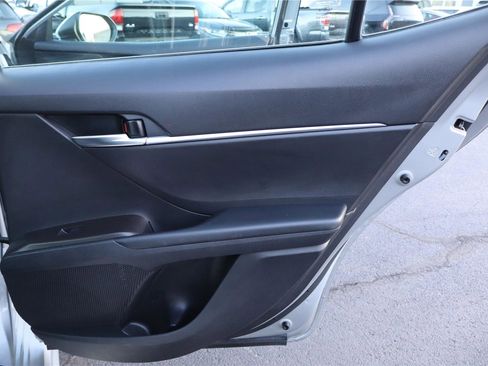 Used 2024 Toyota Camry SE image 30