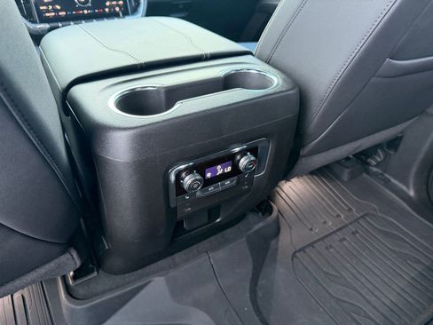 Used 2025 GMC Yukon Elevation AWD/4WD image 23