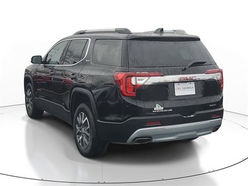 Certified 2023 GMC Acadia SLE w/ Driver Convenience Package image 3