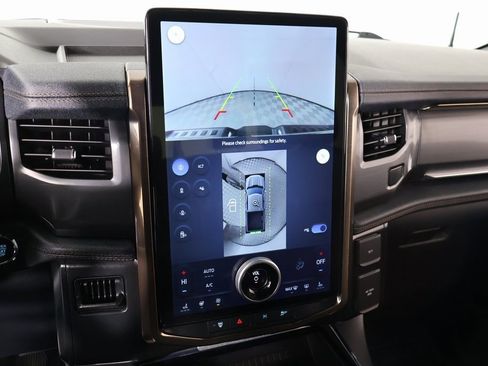 Used 2022 Ford F150 Lightning Lariat image 6