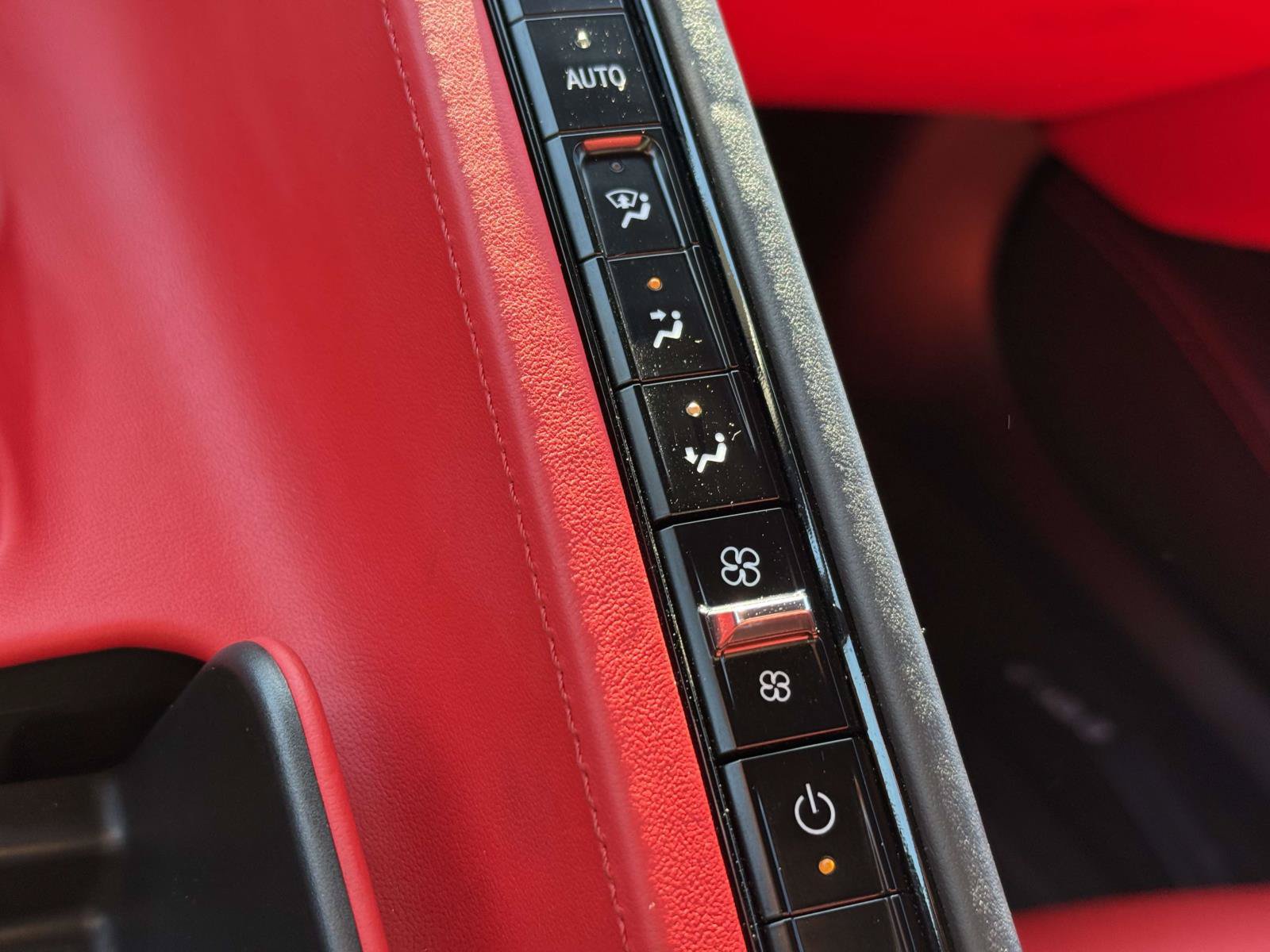 Used 2024 Chevrolet Corvette Stingray Premium Conv w/ Z51 Performance Package RWD image 25