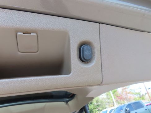 Used 2017 Chevrolet Suburban LT w/ Luxury Package image 45