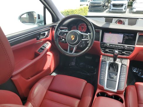 Used 2020 Porsche Macan Turbo AWD/4WD image 14